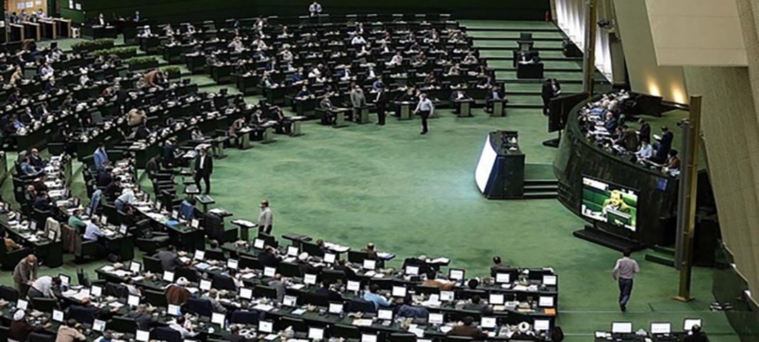 آیا مجلس به دنبال قانونی کردن حقوق های نجومی است؟